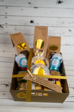 Load image into Gallery viewer, Red Hill Confectionery BEER / SPIRIT Hamper Gift Pack
