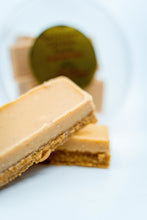 Load image into Gallery viewer, Red Hill Confectionery - Macadamia Caramel Fudge 160g Tub GF