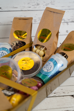 Load image into Gallery viewer, Red Hill Confectionery BEER / SPIRIT Hamper Gift Pack
