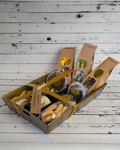 Load image into Gallery viewer, Red Hill Confectionery WINE Hamper Gift Pack
