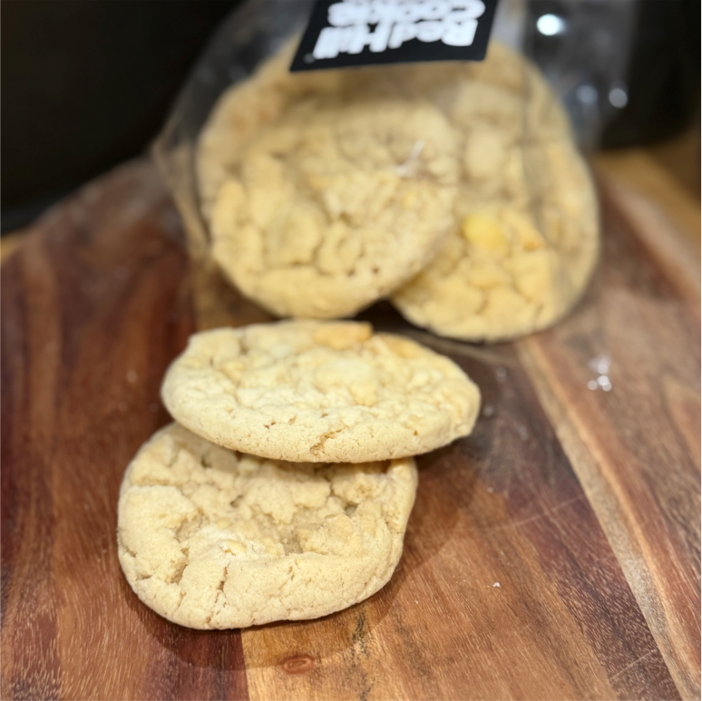 Red Hill Cookie Co MACADAMIA & WHITE CHOCOLATE 250g - Image 2